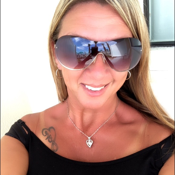 Meet your Posher, Pearl - Picture 1 of 1